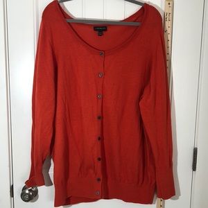 Lightweight Button-up cardigan